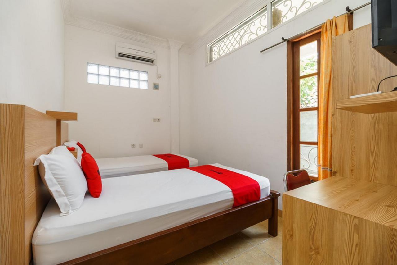 Reddoorz Syariah Near Lahat Station Exterior photo